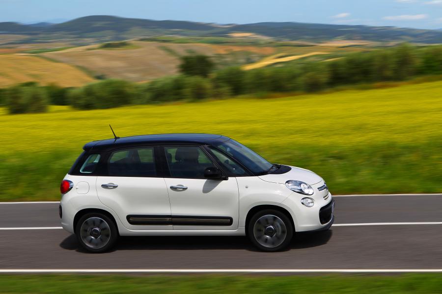  Fiat 500L 2012 года  (фото 42 из 84)